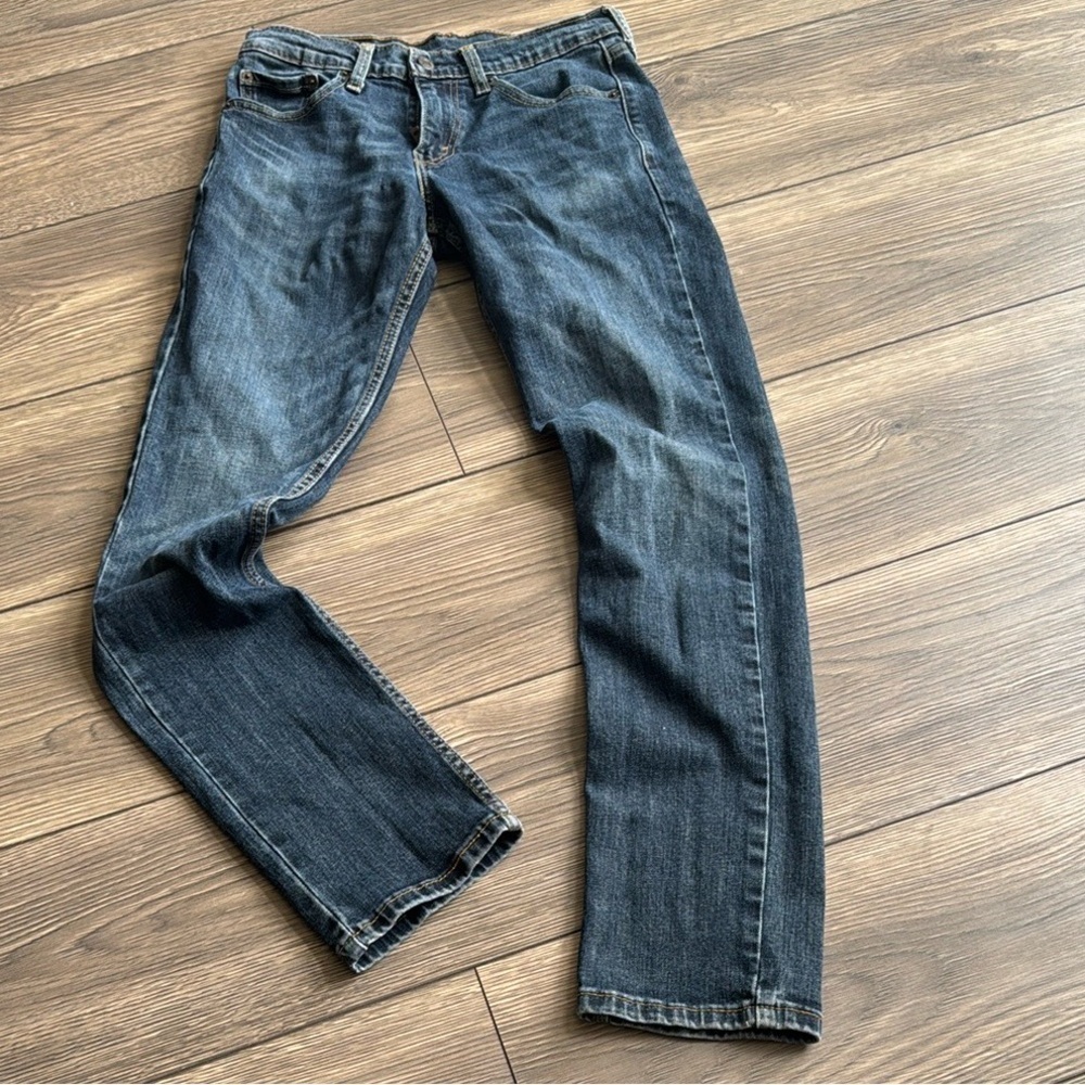 Levi’s 511 denim perfectly broken in jeans size 28 x 32 red trademark black tag